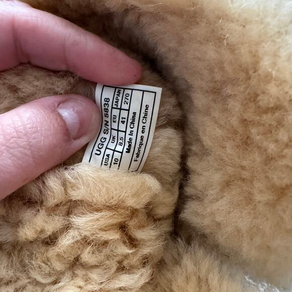 UGG Bailey Button II Sheepskin Lined Suede Boots in Chestnut Brown Size 10 - Picture 12 of 13